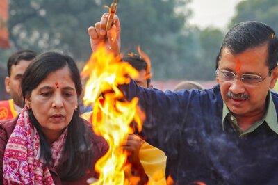 Sunita Kejriwal Stepped Into Husband Arvind Kejriwal's Shoes Today. Chair Next?