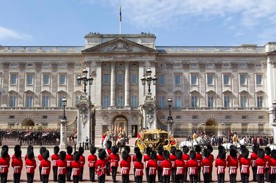 Dutch Tourist Arrested for Carrying Stun Gun Outside Buckingham Palace. It Was Something Else Entirely
