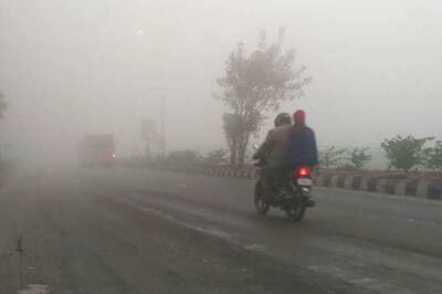 Chilly Morning in Delhi, Dense Fog in Most Parts