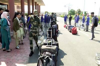 143 Pakistani Officials & Families Return Home via Attari-Wagah Border after India Asks Embassy to Reduce Staff