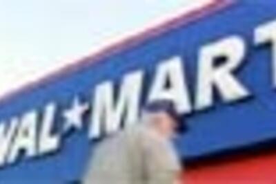 Wal-Mart sorry after staff mocked Muslim woman