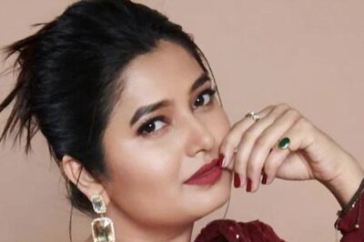 Prajakta Mali Jets Off to London to Shoot For Next Film, Shares Post