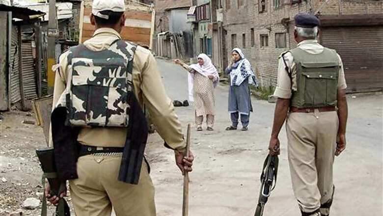 Curfew Lifted From Kashmir, Except Anantnag Town