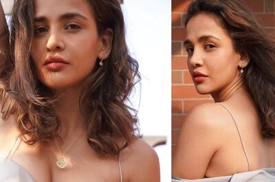 Aisha Sharma Looks Sensuous As She Flaunts Curves In Sexy Pictures On Instagram