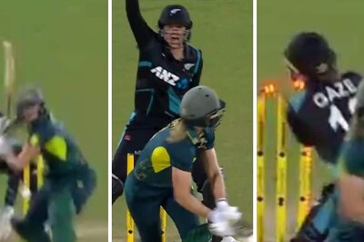 WATCH: Ellyse Perry Left Bamboozled After Being Dismissed in the Most Bizarre Run-Out