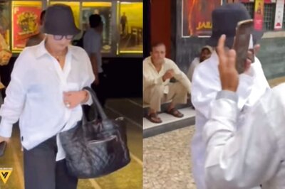 Dimple Kapadia Mobbed Outside Single Screen Theatre, Fans Ask if She Watched Gadar 2 or OMG 2