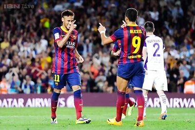 Sanchez scores twice as Barcelona defeat Real Valladolid 4-1