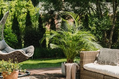 Outdoor Oasis: 7 Essential Patio Furniture Pieces for Summer Lounging
