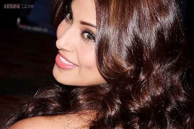 After the interval, I had tears in my eyes: Bipasha Basu on Harman Baweja's performance in 'Dishkiyaoon'