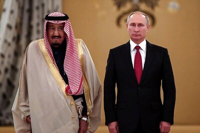 Saudi King, Valdimir Putin Eye Energy, Arms Deals on Landmark Russia Visit