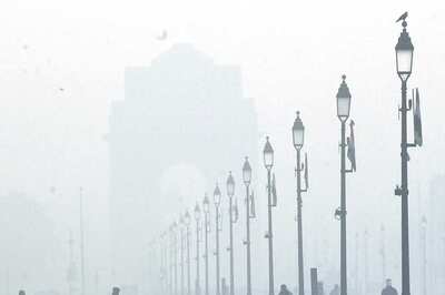 Delhi Records Minimum Temperature of 10.8 Deg C, Very Light Rain Likely During Day