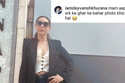 'Ma'am Aap Bhi': SRK Fan's Quip As Gauri Khan Poses For Photo Outside Mannat