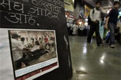 Mumbai simmers with anger | Politicians feel the heat