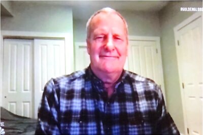 Golden Globes 2021: Jeff Daniels' Room with Many Doors Gives Fans the Ultimate Meme Material