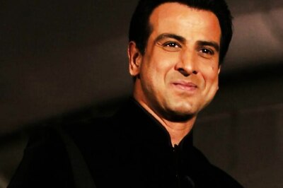 Working With Amitabh Bachchan is a Matter of Pride, Honour: Ronit Roy