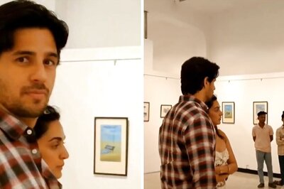 Watch: Sidharth Malhotra And Kiara Advani Spotted Exploring Artwork In Mumbai