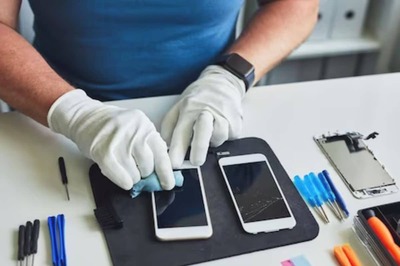 How To Clean Phone’s Screen The Right Way; Follow These 5 Hacks