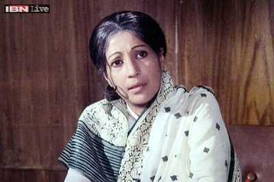 Suchitra Sen critical, surviving on oxygen support