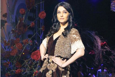 AICW 2015: Aishwarya Rai returns to the ramp after 5 years, stuns the crowd in Manish Malhotra's creation