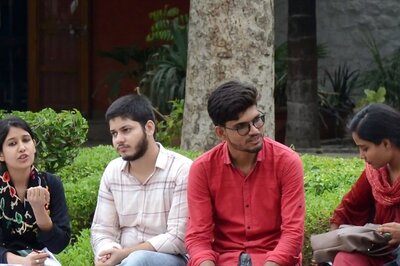 Many Delhi University Colleges Hold Open Classrooms to Ensure Physical Distancing