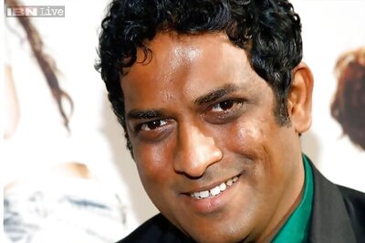 'Barfi!' director Anurag Basu warns against fake Facebook account