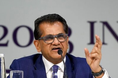 Former NITI Aayog CEO Slams Rahul’s ‘Made in China’ Remark, Says India Ranks Second in Mobile Production