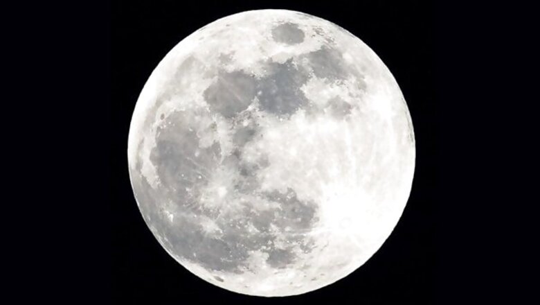 NASA mulls over dragging asteroid into moon's orbit