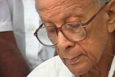 Jyoti Basu dies at 95 in Kolkata