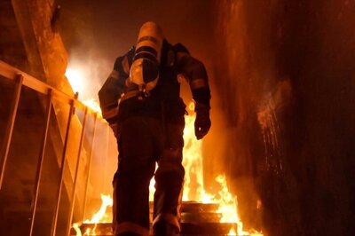 East Delhi Fire: Man Throws 3-year-old from Balcony, then Jumps with Rest of His Family; All 4 in Hospital