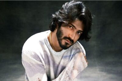 Harsh Varrdhan Kapoor Hits Back at Trolls, Later Deletes His 'Bursting Crackers' Tweets