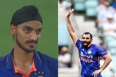 'Dum Hai Toh Real Accounts Se Aaye': Mohammad Shami Lashes Out at Trolls for Abusing Arshdeep Singh