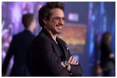 Avengers Star Robert Downey Jr Bows to Indian Fans, Says He Will Visit the Country Soon