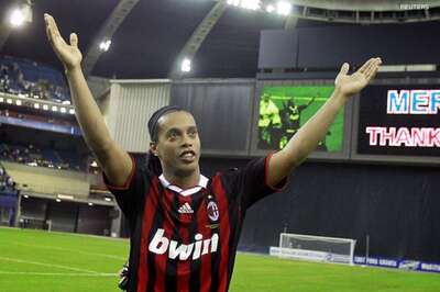 Ronaldinho commits himself to AC Milan