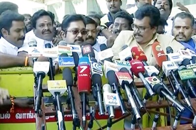 OPINION | Dinakaran's RK Nagar Victory Puts Writing on the Wall for EPS-OPS Camp
