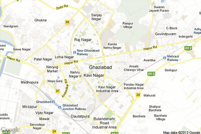 10-yr-old boy dies in road mishap in Sihani Gate police station area