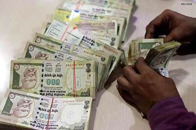 Rupee drops for 4th day vs USD, ends at 1-month low of 61.74