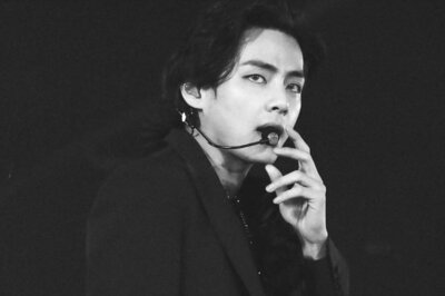 V Performs on Stage, Kim Taehyung Spends Ordinary Days With Family: BTS Member on His Proof of Inspiration