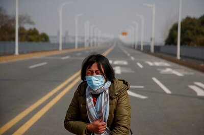 'Please Take My Daughter': Mother of Cancer Patient Pleads to Get Past Coronavirus Blockade for Chemo