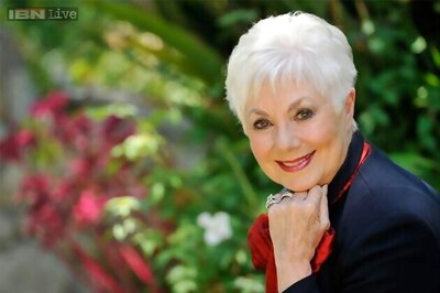 Shirley Jones wants a high-flying 80th birthday