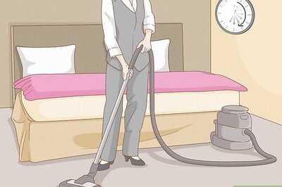 How to Become a Hotel Housekeeper