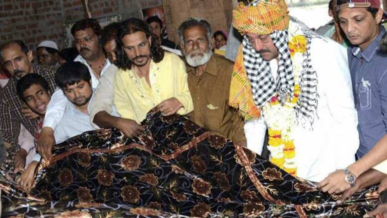 Snapshot: Sanjay Dutt, Sophie Chaudhary, Hema Malini spotted praying