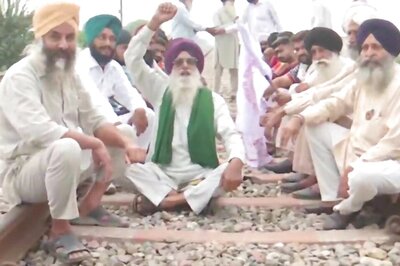 'Rail Roko': 60 Trains Hit, 150 Locations Affected as Farm Unions Protest Lakhimpur Violence