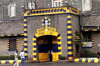Doctor Removed From Mumbai Jail for Fudging Bhujbal's Report