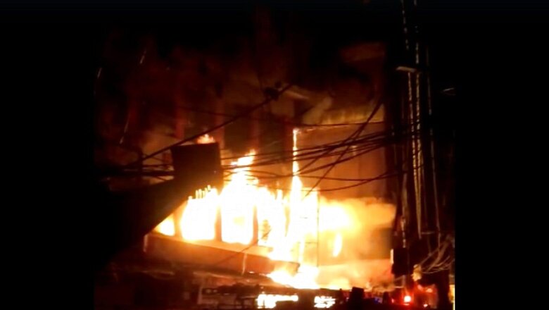 Over 50 Shops Gutted in Massive Fire at Bhagirath Palace Market in Delhi's Chandni Chowk