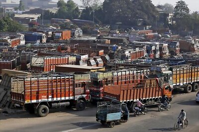 90 Lakh Truckers Begin Chakka Jam Against GST; Food Supply May be Hit