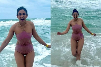 Sexy Rakul Preet Singh Slips Into a Hot Bikini To Take a Dip in the Ocean, Photos Go Viral