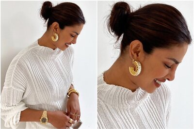 Priyanka Chopra Jonas Loves Wearing Gold Jewellery and This Pic is Proof