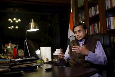 Shashi Tharoor Accuses Govt of Removing Rajiv Gandhi’s Name From IIMs