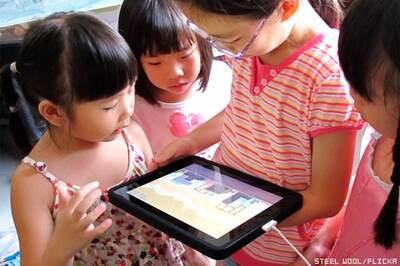 Tablet market slows down as PCs find footing