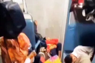 Watch: Man Uses Bedsheet To Make A Hammock And Sleeps In Overcrowded Train